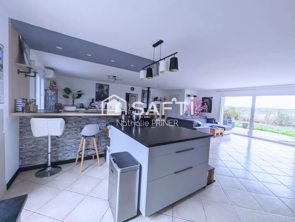 Vente Maison Spacieuse maison de 205 m² avec grand garage. Brûlain