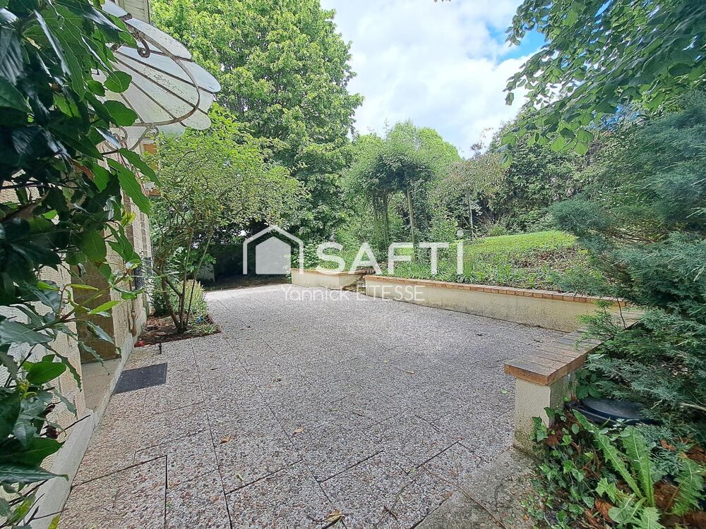 VIARMES  Maison en pierre de taille refaite et prête à vivre 131 m2 au sol  4 chambres  garage sous-sol et terrain 1 006 M²