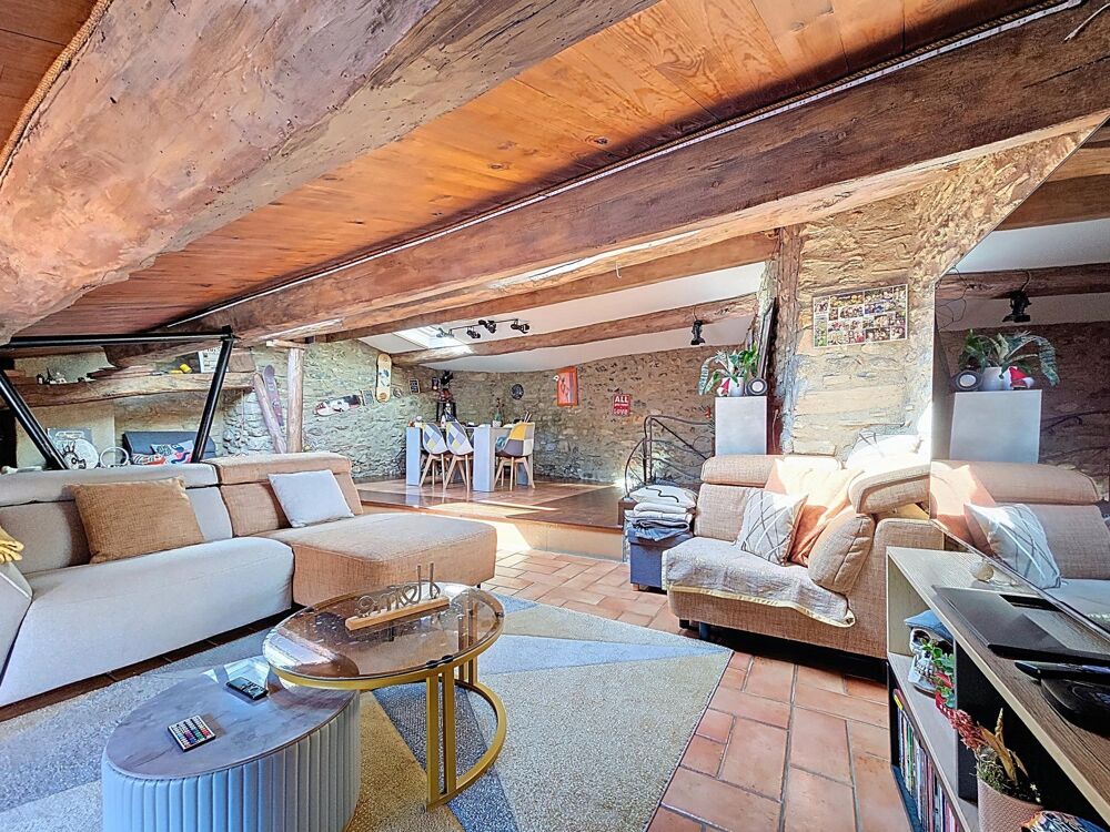 Vente Maison Une demeure du XVIIe siècle au cœur d'un village médiéval, avec plus de 100 m² d'extérieurs et un cachet exceptionnel. Pezenes-les-mines