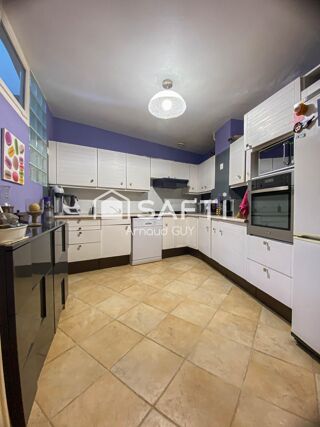  Maison  vendre 11 pices 330 m