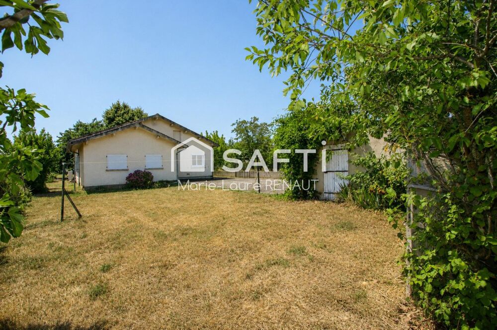 Maison de plain-pied 95m² - DPE B - Terrain env. 2500m² - Garages et dépendances - 3 chambres