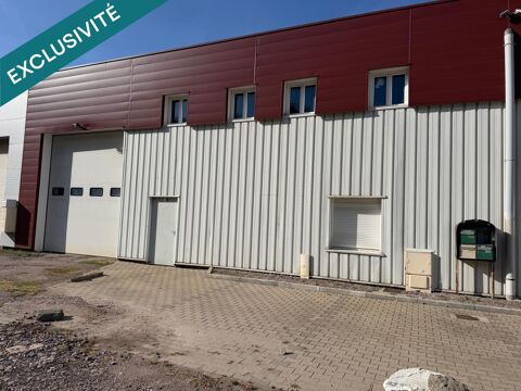   Local commercial  avec bureaux et appartement. 