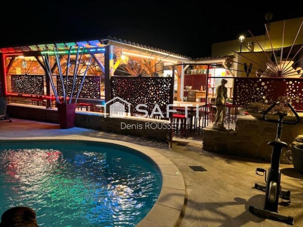   Bar tapas extérieur avec patio couvert et piscine l'été,  restaurant table unique l'hiver et appartement privé de 50m². 