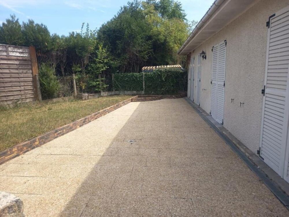 MAISON DE PLAIN-PIED ECOLES ET COMMERCES ACCESSIBLES A PIED