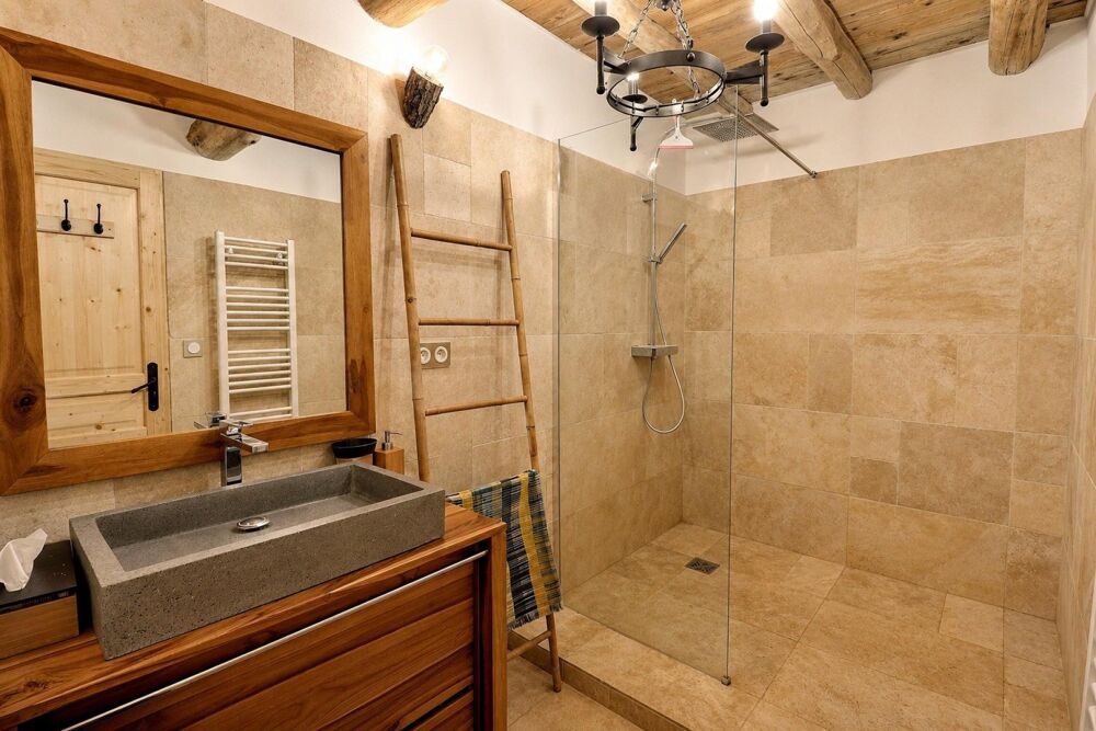 à vendre  Maison Saint-Apollinaire-de-Rias (07240)