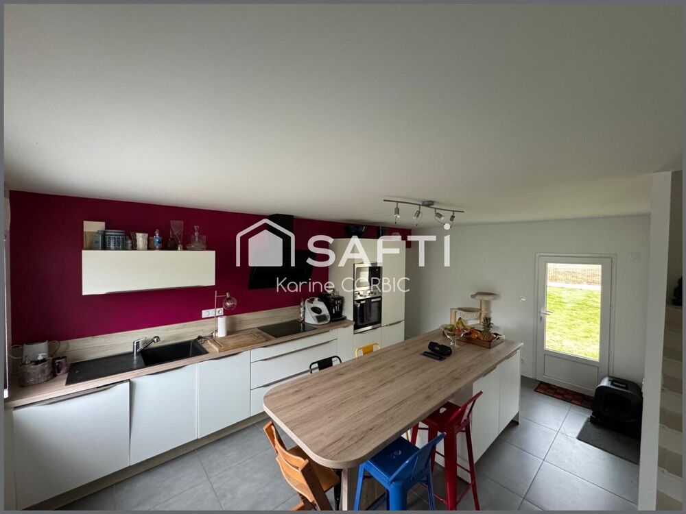 Vente Maison Du charme pour cette maison renovée avec dependances garage et atelier, 600m2 de jardin Pordic