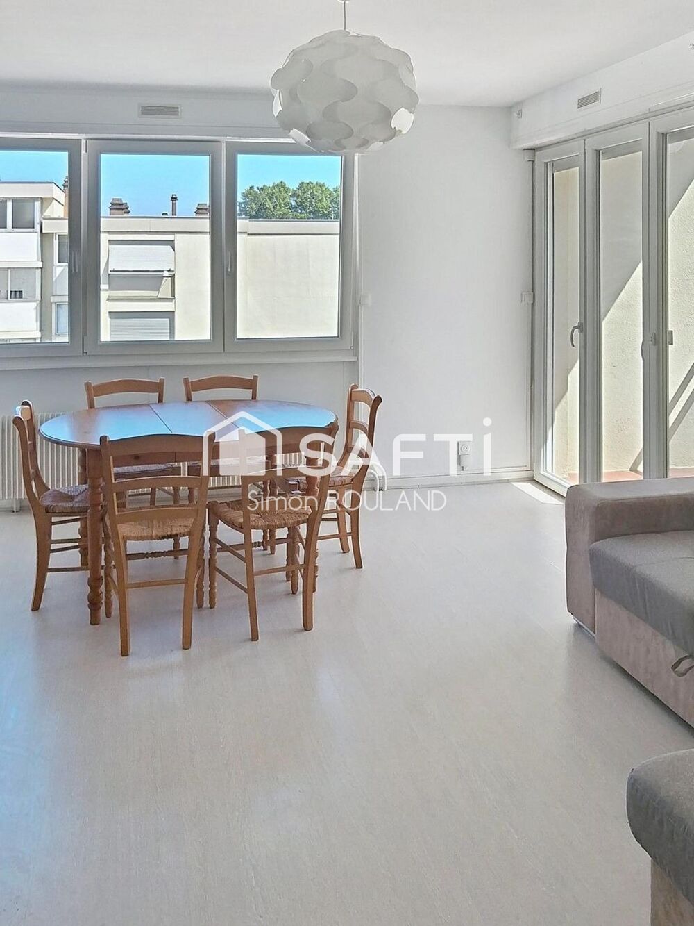 Charmant 2 pièces lumineux et traversant, de 52m2 (loi carrez) spécial investisseur locatif