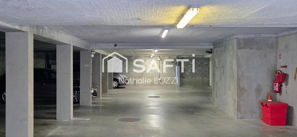 Vente Parking/Garage Place de stationnement au Rdc d'un bâtiment sécurisé, entrée par porte automatique. Grenoble