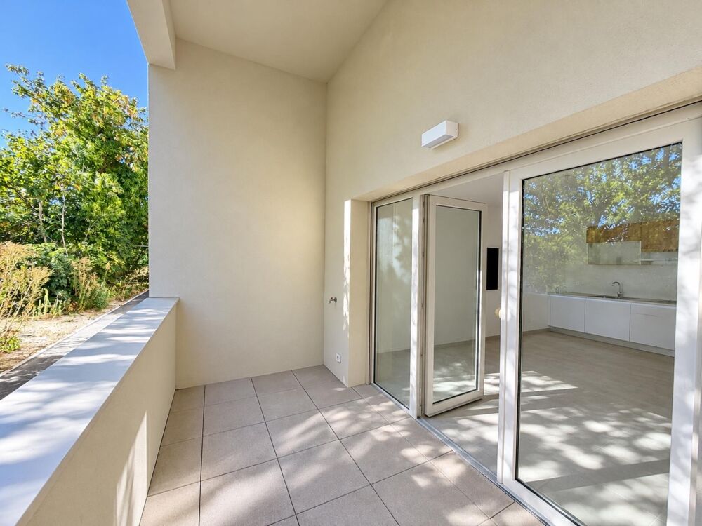 a découvrir; un beau T2 neuf de 44,50 lumineux et parfaitement agencé, bénéficiant dune agréable loggia de 7m2