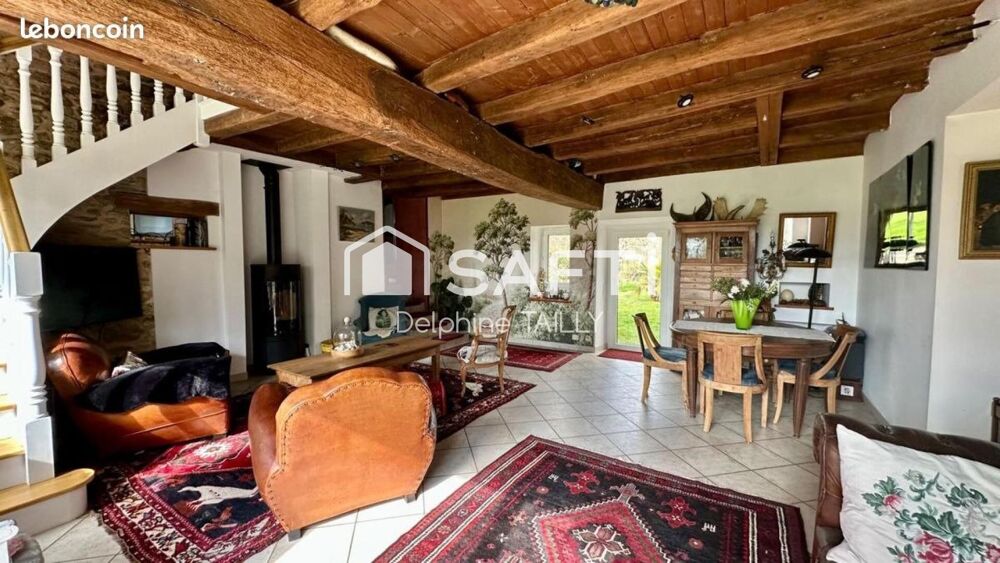 Vente Maison Longère 183 m2 - 5 chambres 13500 m2 de terrain Saint-etienne-de-montluc