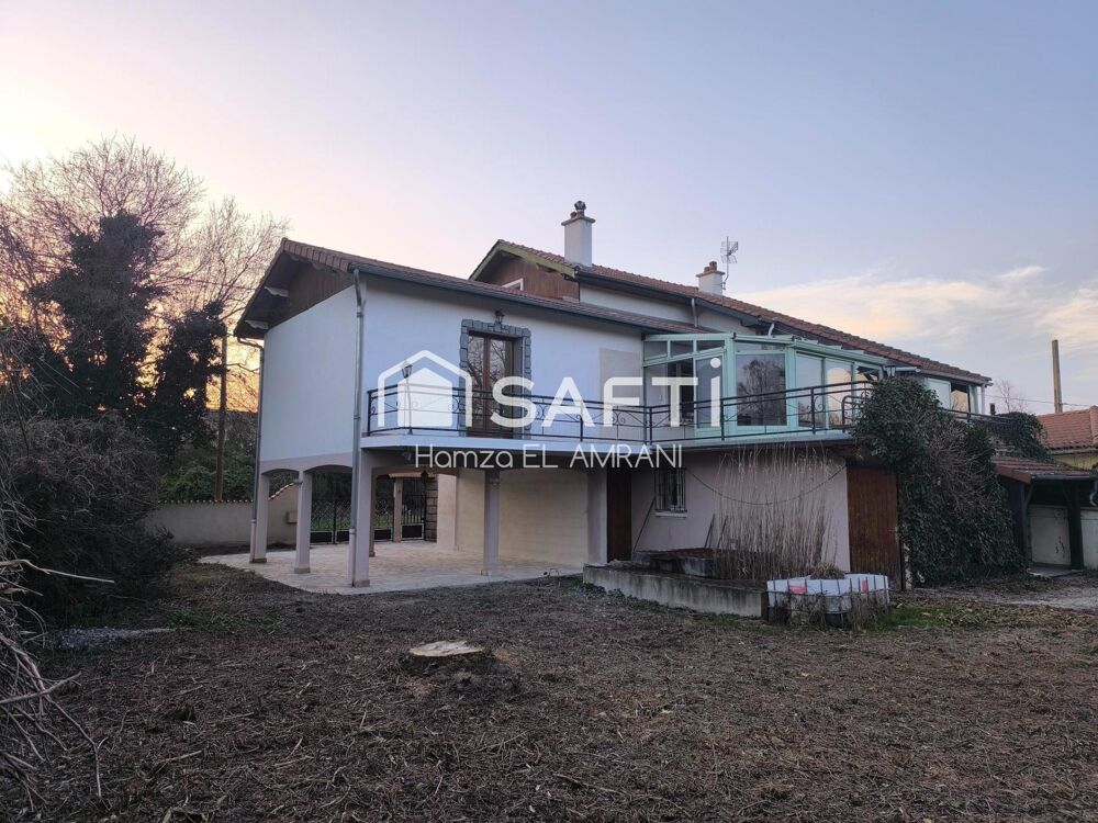 Grande maison individuelle sur joli terrain plat clos et arboré