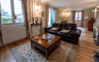  Maison  vendre 9 pices 285 m