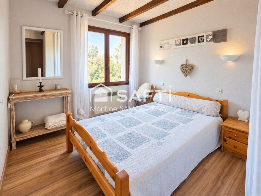 Vente Maison Maison familiale de 152m2 sur un terrain 580m2, beaux volumes et fort potentiel Six-fours-les-plages