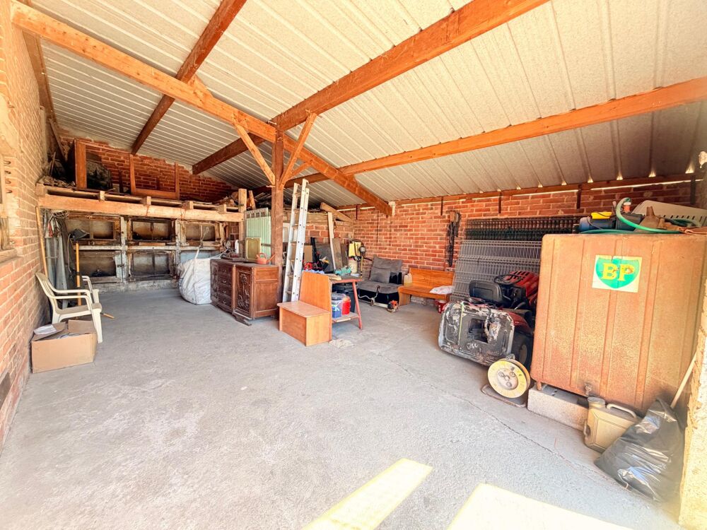 Maison avec dépendance et terrain constructible
