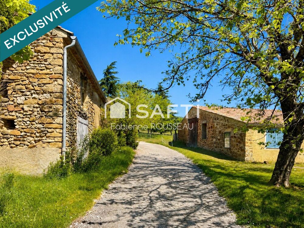 Exclusivité  Authentique propriété ancienne sur plus de 2,3 hectares