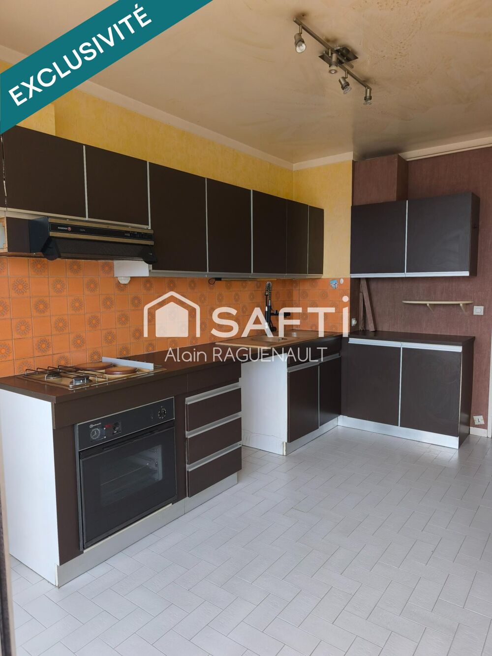 DERNIER ETAGE ( ASCENCEUR ) - LYON 8 GENERAL FRERE/ PINEL - T3 Bis de 70 M2 avec grand balcon