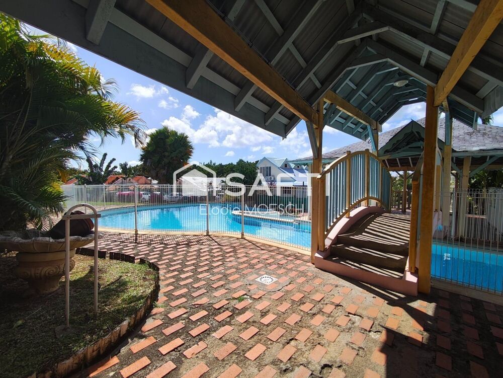 Vente Appartement T2 Duplex avec piscine situé à 5 min à pieds de la plage d'une des plus belle plage de l'ile ! Sainte-anne