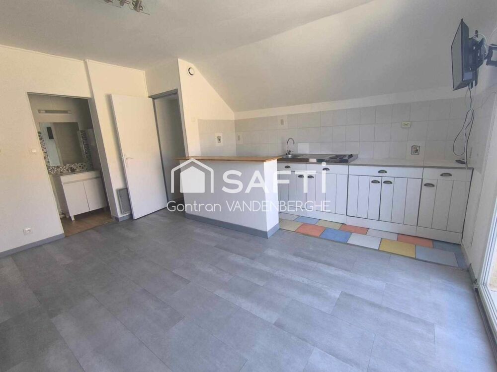 studio rénové à 200 mètre de la plage