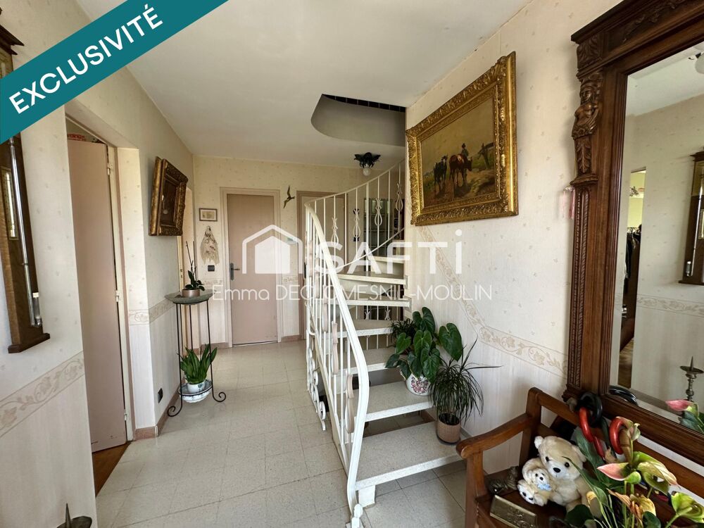 maison beaux volumes avec commerces et ecoles a proximitée