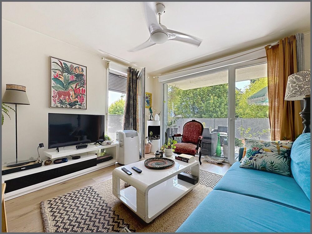 T2 RÉCENT AVEC GRAND BALCON ET PARKING !