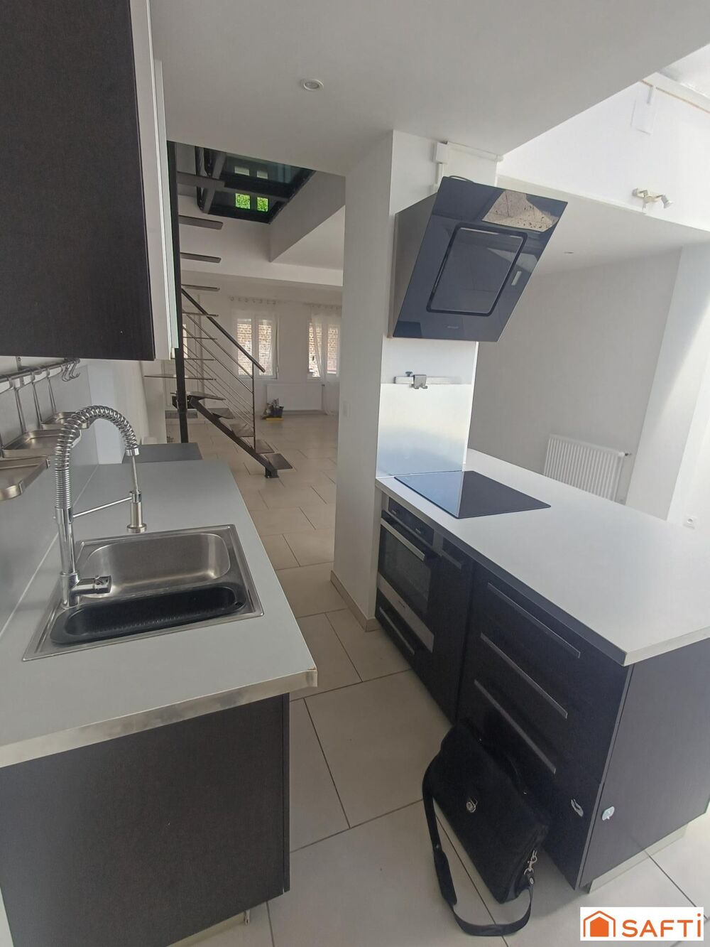 Vente Maison Charmante maison avec cour en hypercentre de Saint-Quentin – 84 m² Saint-quentin