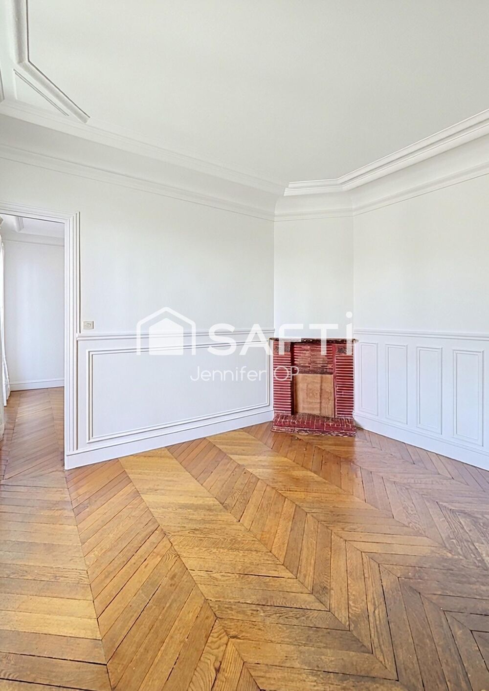Vente Appartement LUMINEUX 5e étage, balcon, cave et ascenseur Paris 10