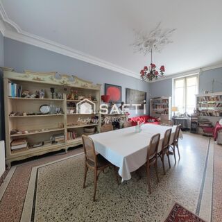  Maison à vendre 10 pièces 325 m²
