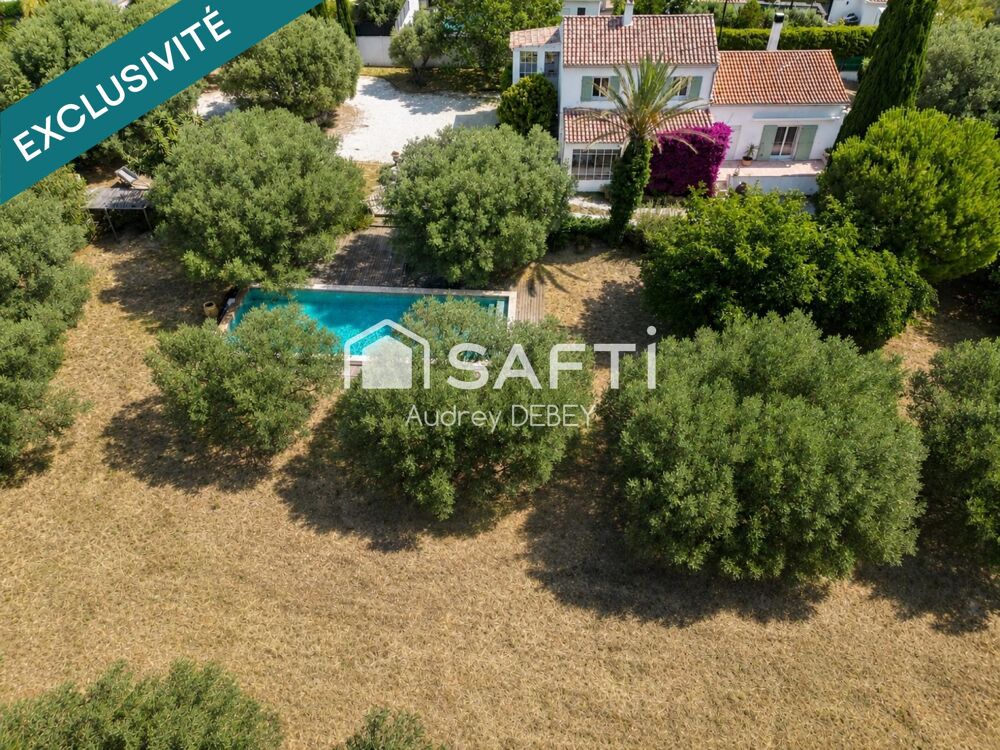 SANARY-SUR-MER  3 666 M² DE NATURE, PISCINE ET CHARME À QUELQUES MINUTES DU PORT