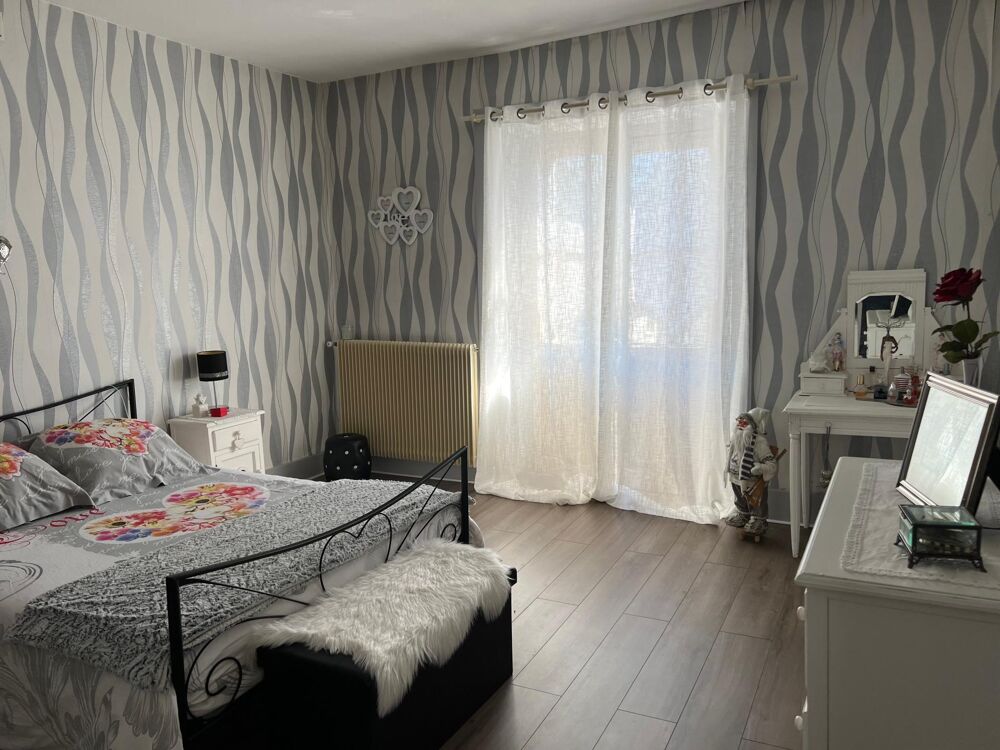 Vente Maison Maison de 122 m2, 3 chambres, bureau, garage et jardin. Loulans-verchamp