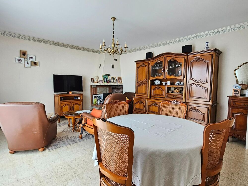 Vente Maison Quartier du stade à 10minutes de la plage au calme maison familiale avec grand garage et beau potentiel Chatelaillon-plage