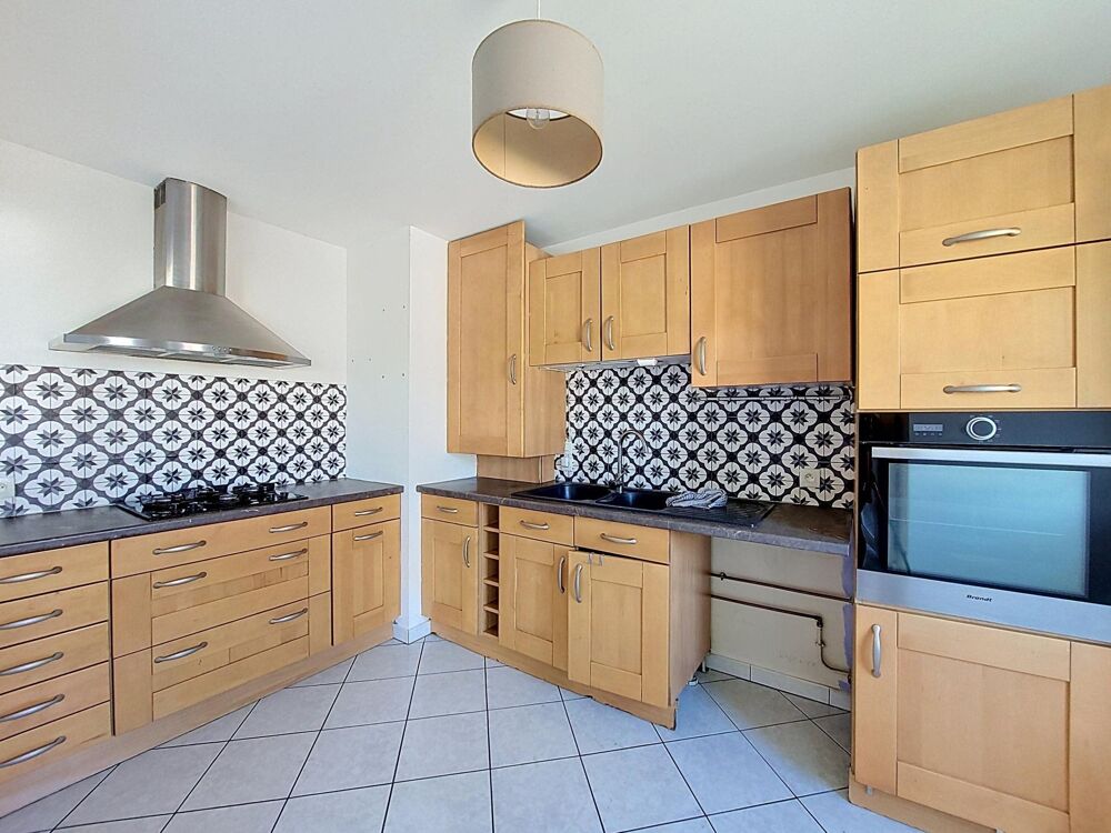 Annecy, appartement de 86 m2 avec terrasse et balcon
