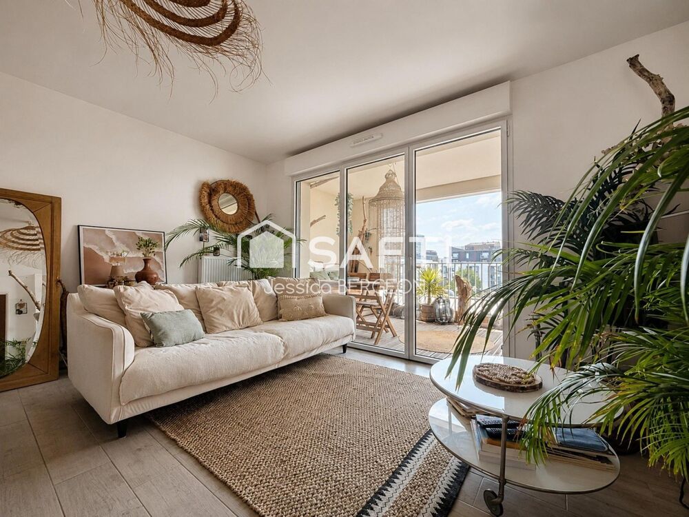 Vente Appartement T4 avec terrasse, vue dégagée et 2 parkings – Résidence récente avec ascenseur Bordeaux