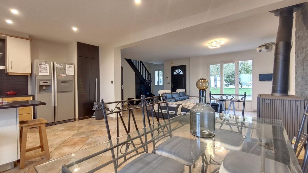 Vente Maison Maison 7 pièces, 4 chambres,piscine, 880m2 jardin Orgerus
