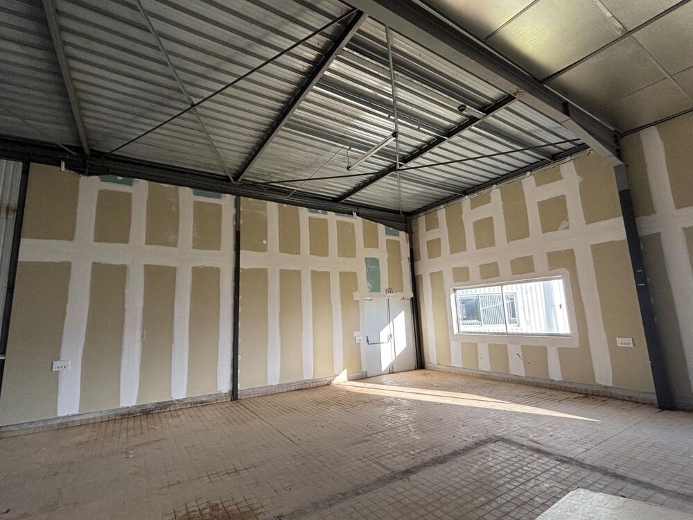   Local de 50 m2 pour stockage 
