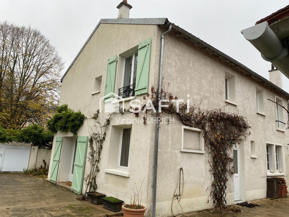 Vente Maison Maison de caractère , T6, de 200m2, sur un terrain paysager, à vendre au Manet, à Montigny-Le-Bretonneux Montigny-le-bretonneux