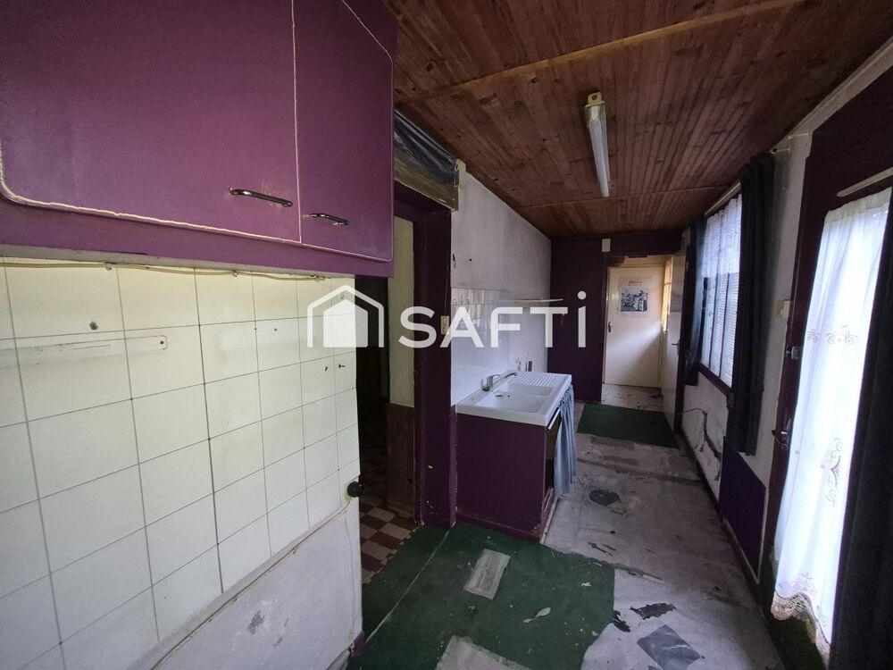 MAISON Bourg à restaurer + Extérieur + Dépendances