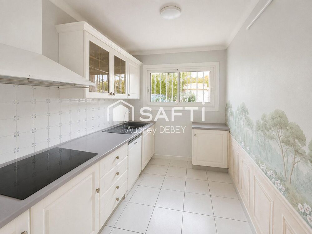 Vente Appartement SANARY – LE CHARME DU TOUT À PIED DANS UNE PETITE RÉSIDENCE - T3 LUMINEUX AVEC TERRASSE REZ DE JARDIN Sanary-sur-mer