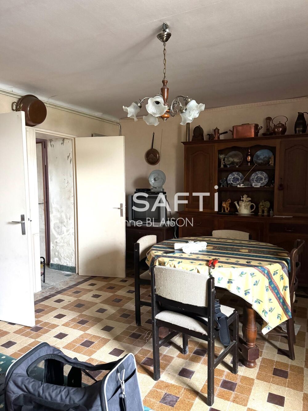 Petite maison mitoyenne à rénover  Saint-Fromond