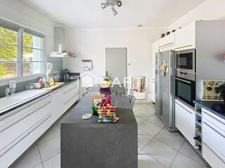  Maison � vendre 8 pi�ces 252 m�