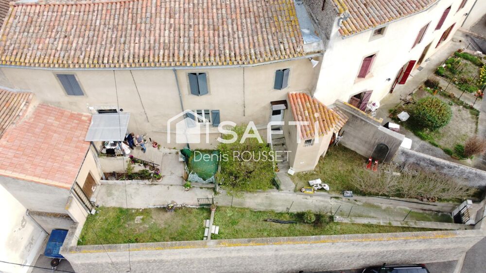 Ensemble de 2 maisons de village avec dépendance, cave et jardin.