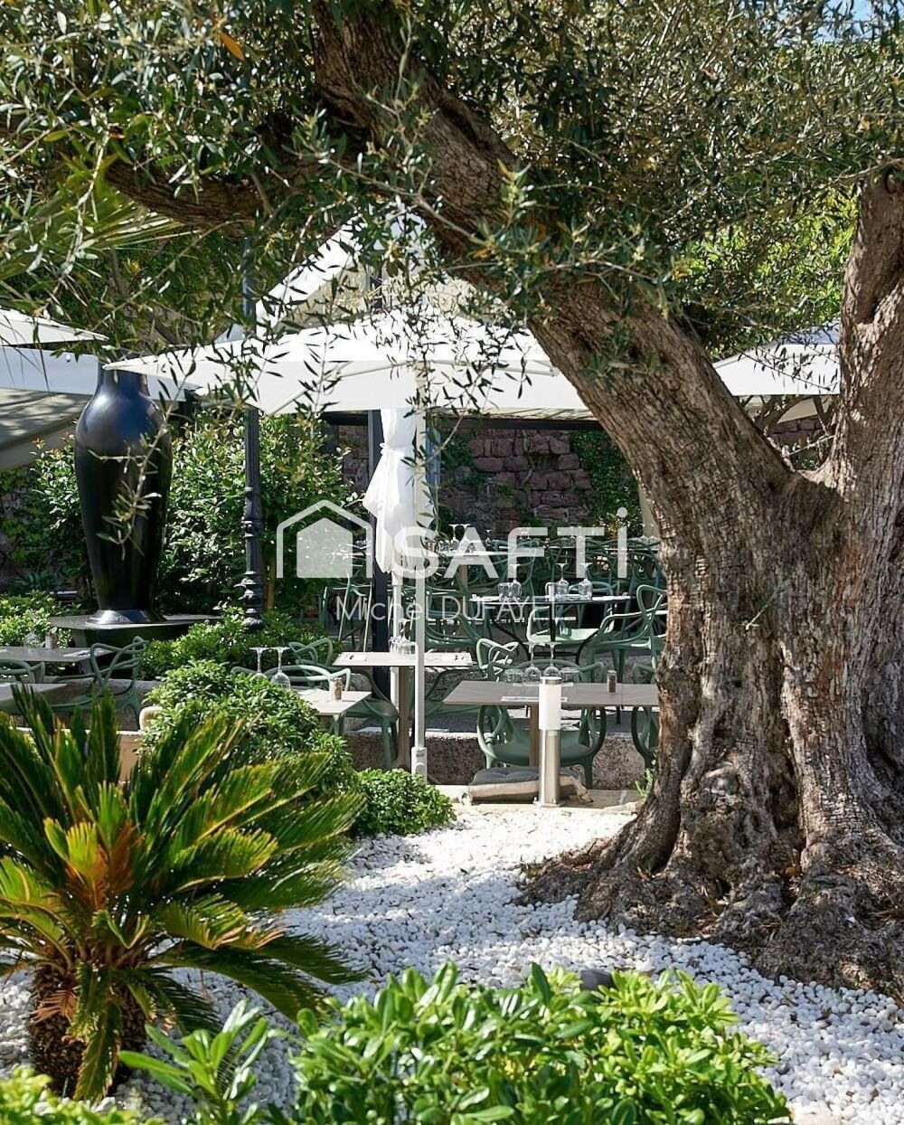   Restaurant 190 couverts, jardin, Saint-Raphaël 