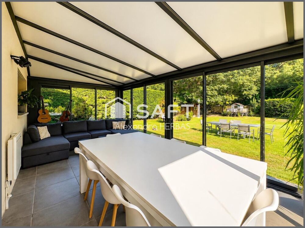 Vente Maison L'espace de la campagne, à quelques minutes seulement de la gare et du tram. Pessac
