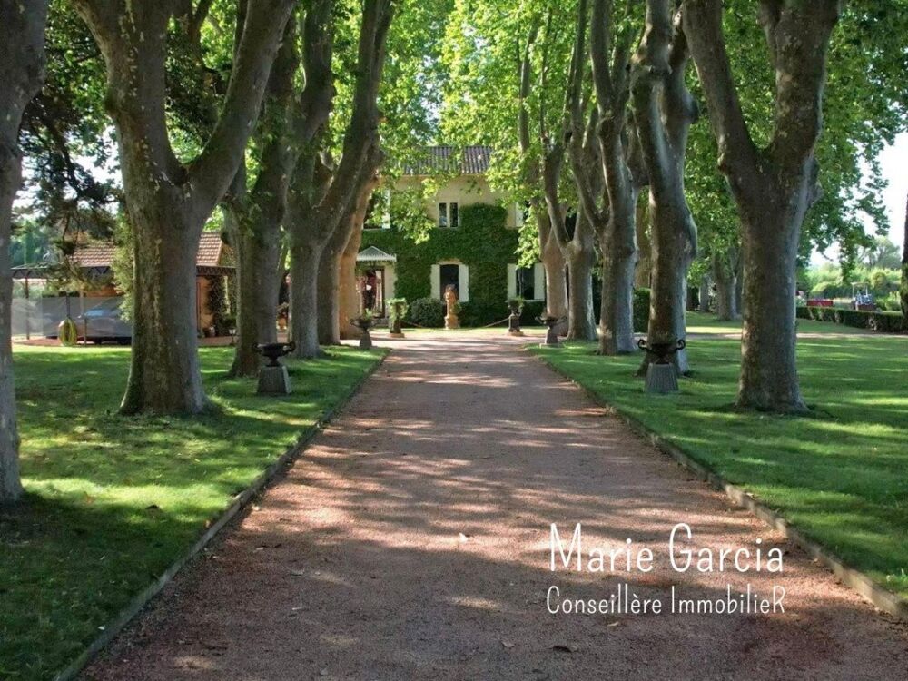 Vente Maison MAISON DE MAÎTRE À NÎMES, PARC DE 1,7 HA, DÉPENDANCE ET PISCINE Nîmes