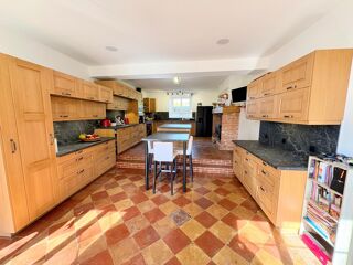 Propriété/château à vendre 14 pièces 451 m²