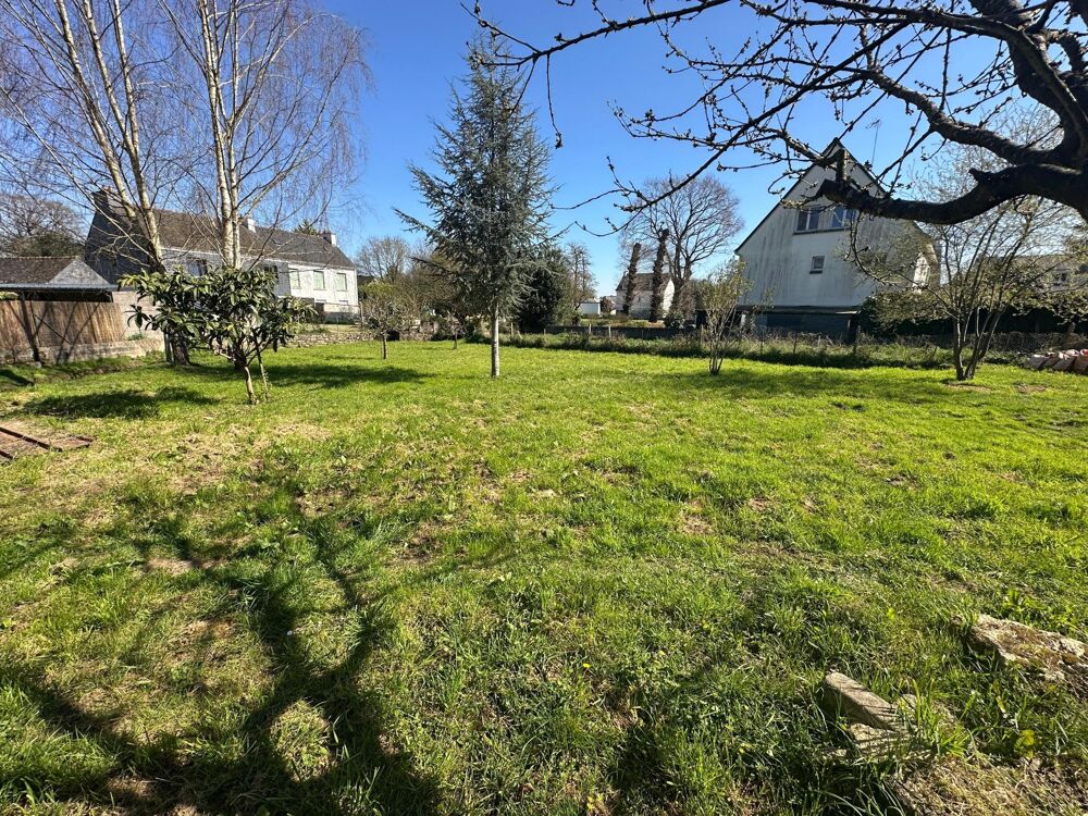 Vente Terrain TERRAIN DE 708 M² CONSTRUCTIBLE NON VIABILISÉ ( raccordement à proximité avec tout à l'égout ) Pontivy