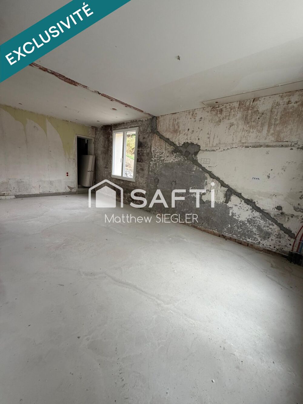 Maison de 80 m² avec 2 chambres, dépendance, atelier et 2 garages, dont un de 40 m² : un bien plein de potentiel pour réaliser v