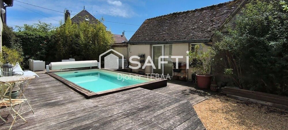 Ancien presbytère avec piscine chauffée