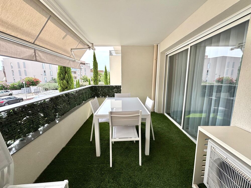 Fréjus  T3 rénové avec terrasse, piscine, garage et parking