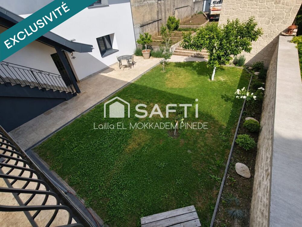 Grande maiosn familiale avec jardin, grands volumes et énorme potentiel !
