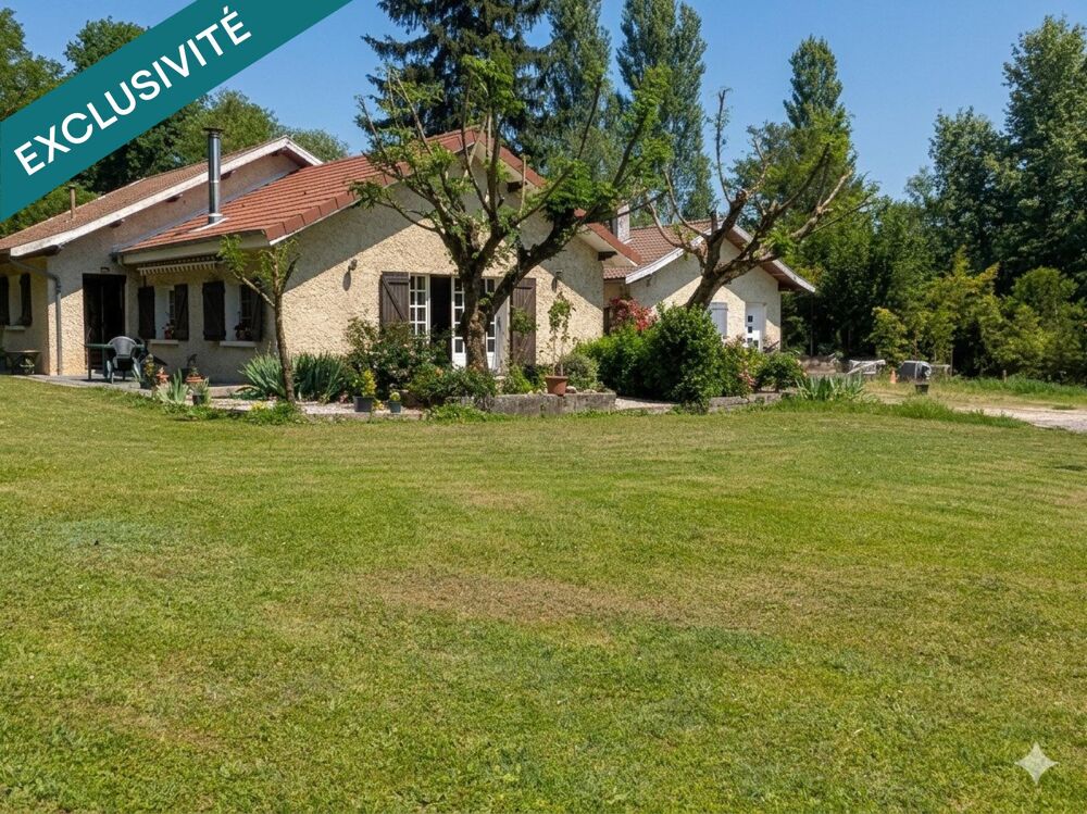 Maison plain pied de 130m² , dépendances et très grand terrain